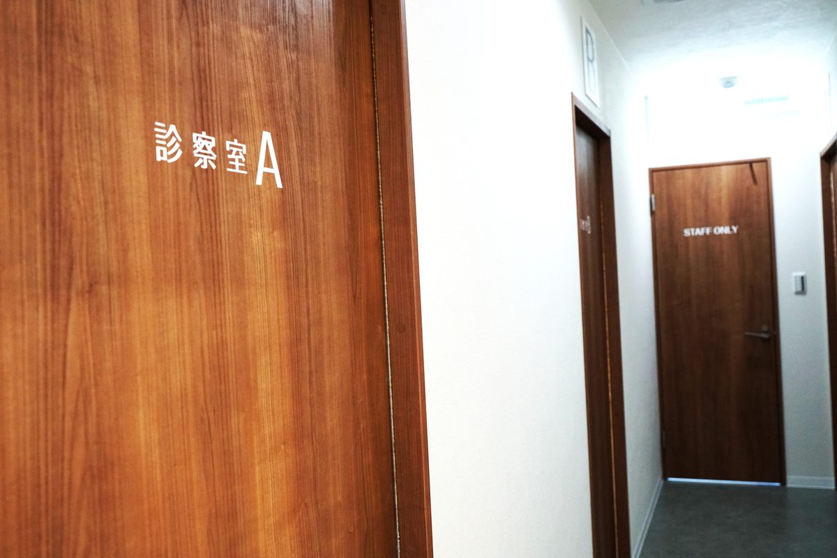 さくはなクリニックの診察室前の廊下